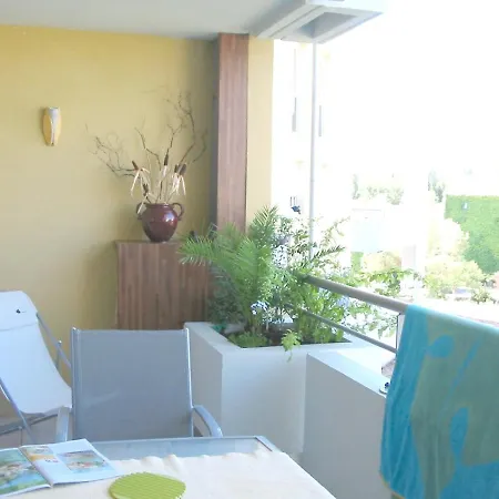 Avec Terrasse A Frejus, 70 M², Piscine Partagee Fréjus