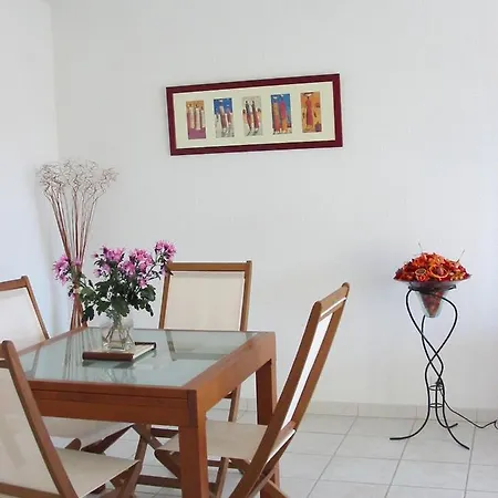 Avec Terrasse A Frejus, 70 M², Piscine Partagee