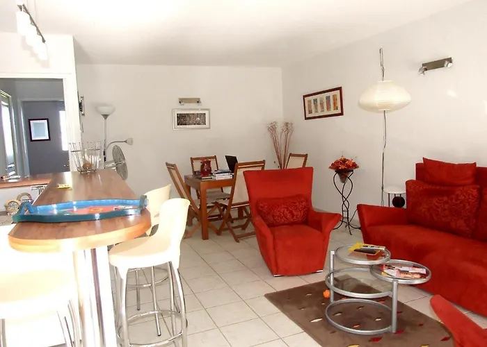 شقة Avec Terrasse A Frejus, 70 M², Piscine Partagee Fréjus