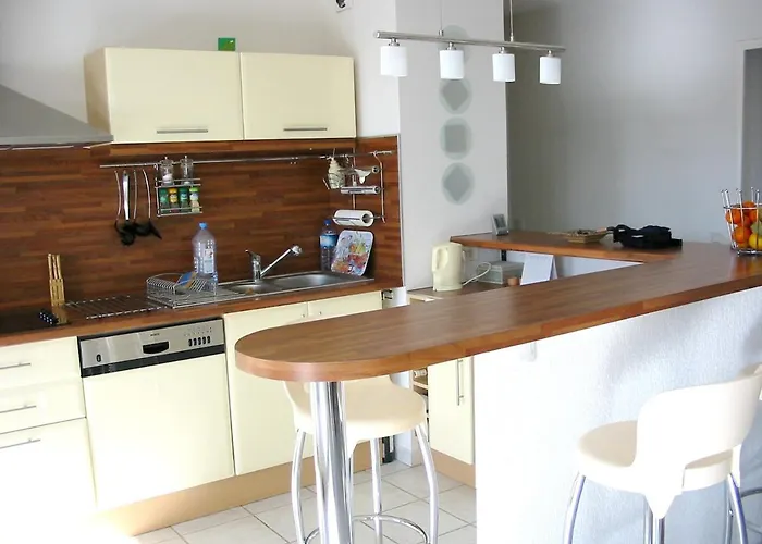 شقة Avec Terrasse A Frejus, 70 M², Piscine Partagee